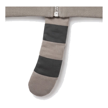 Attached striped tail at the hem